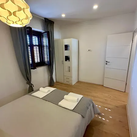 House Varos Appartamento