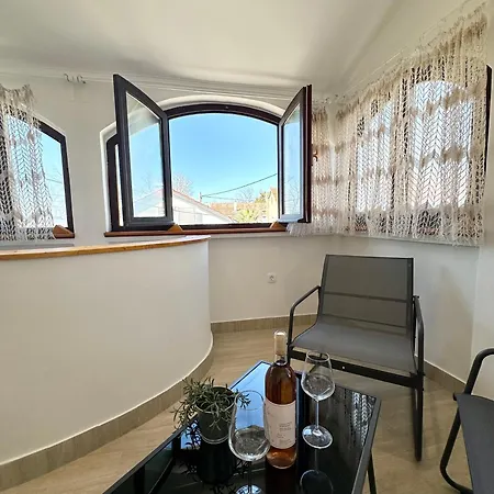 House Varos Apartman