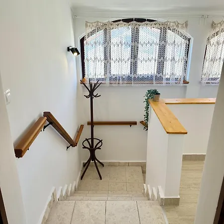 House Varos Apartman *