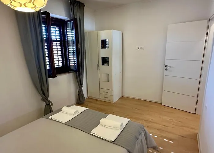 House Varos Apartamento