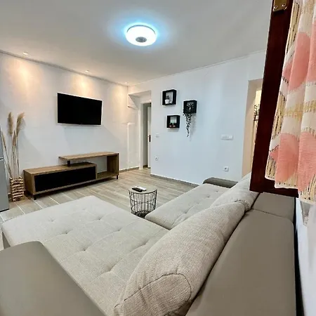 Apartment House Varos *