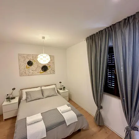 House Varos Apartment *