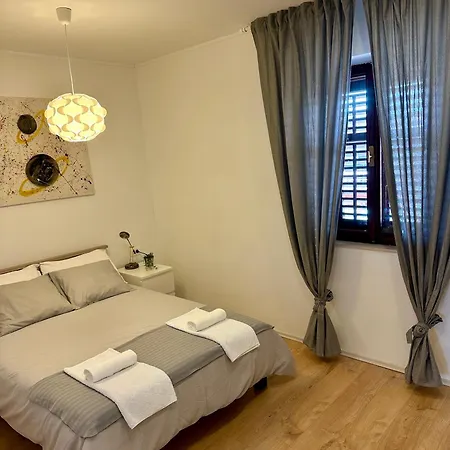 Apartment House Varos *