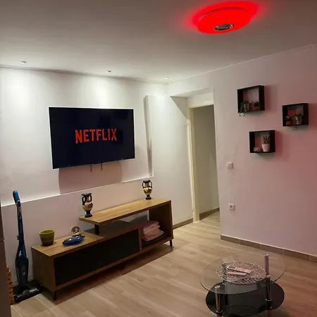 Apartment House Varos *