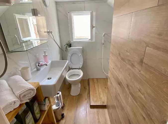 House Varos زادار