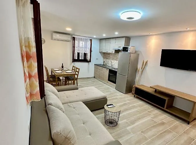 House Varos زادار