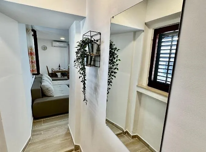 Lägenhet House Varos