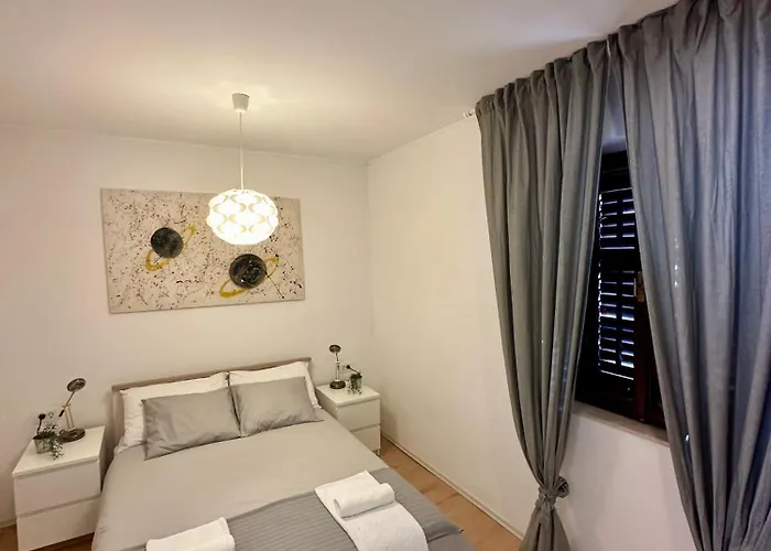 House Varos شقة *