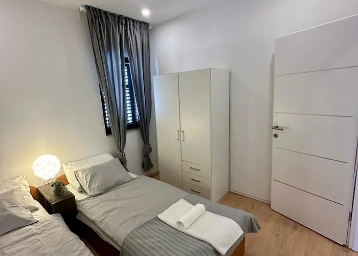 House Varos شقة *