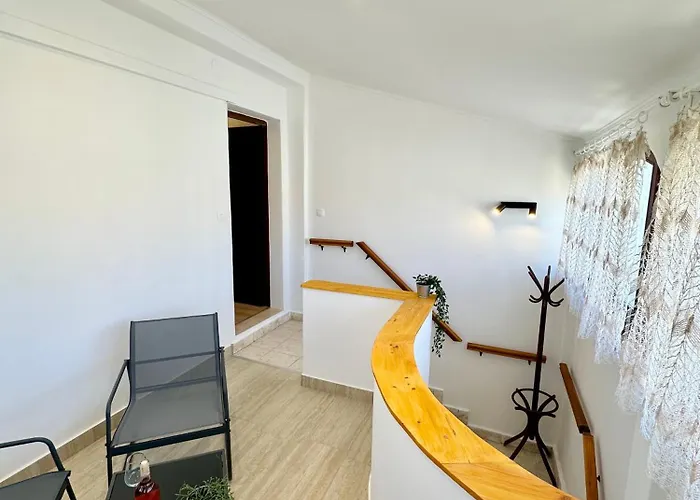 Lägenhet House Varos